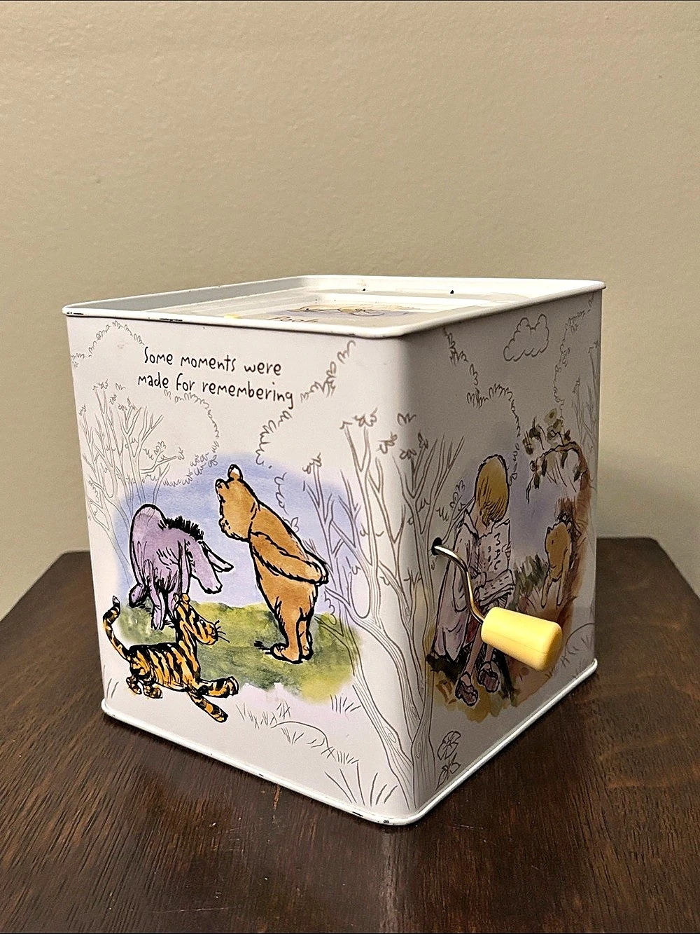 Disney Pooh musical tin Musical Decor Tin